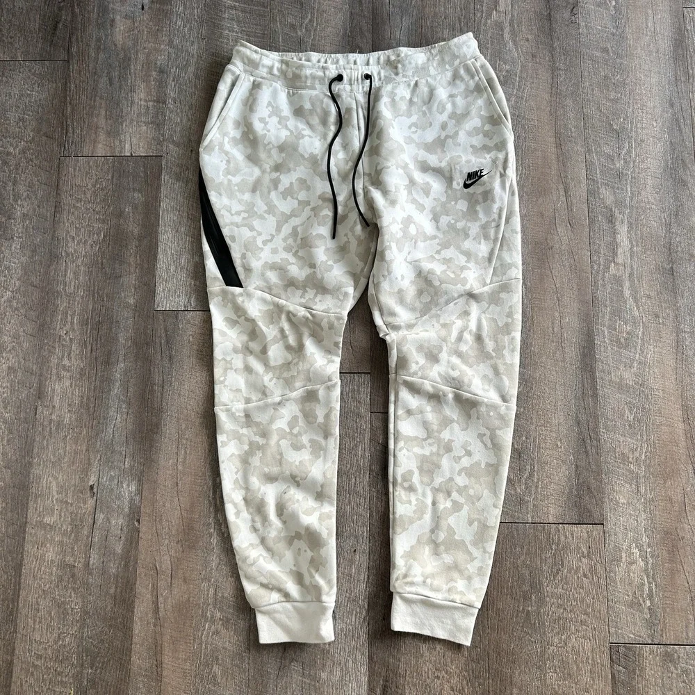 Nike Tech Fleece Pants Joggers Summit Snow Camo Black Slim Taper CJ5981-121 EUC